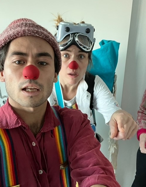 to Hospitalsklovne der tager et selfie