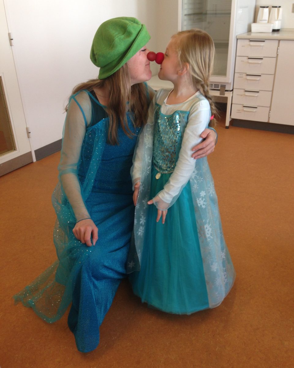 Alberte og Luna klædt ud som Frozen