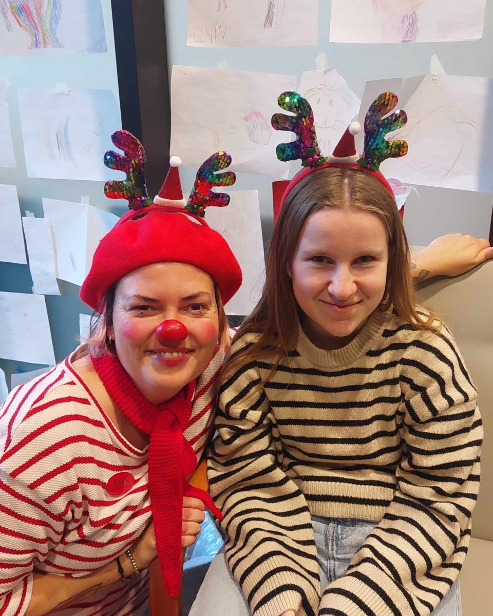 Kaisa og Nienke med gevir